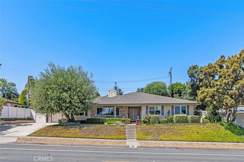 807 Dorothy Lane, Fullerton, CA 92831