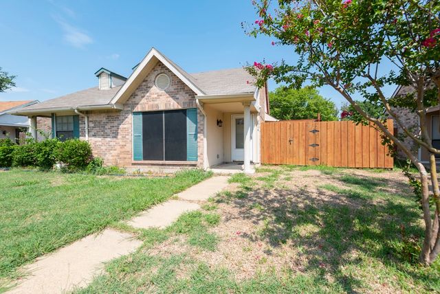 4514 Carr Street, The Colony, TX 75056