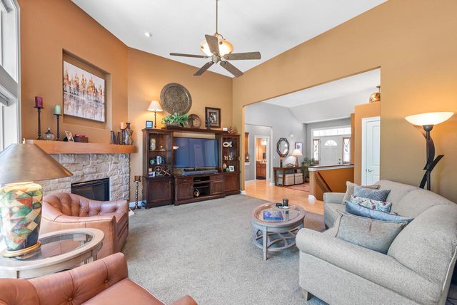 420 Cobblestone COURT, Slinger, WI 53086