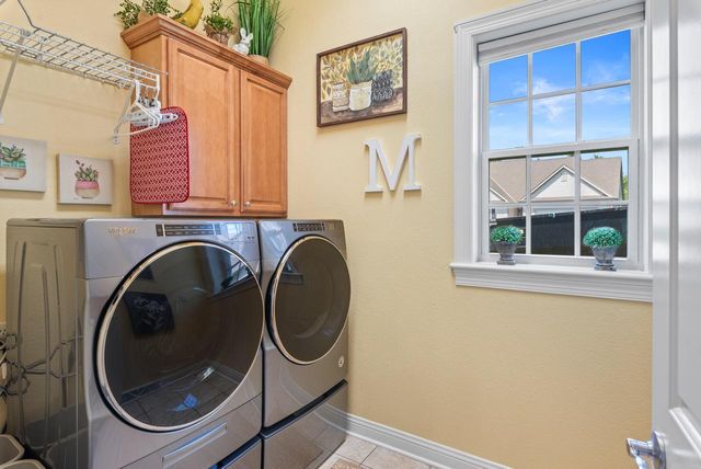 420 Cobblestone COURT, Slinger, WI 53086