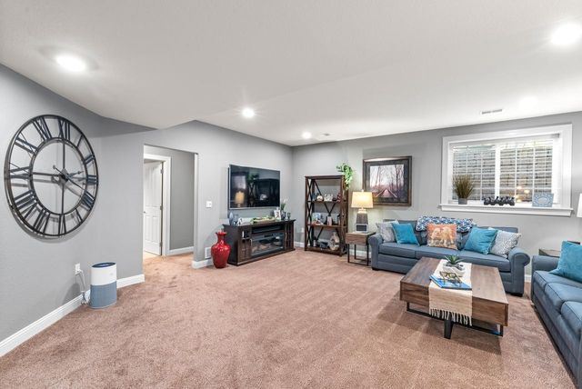 420 Cobblestone COURT, Slinger, WI 53086