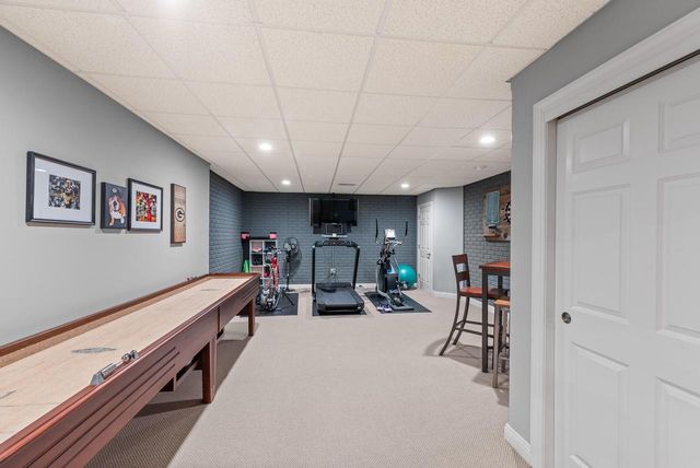 420 Cobblestone COURT, Slinger, WI 53086