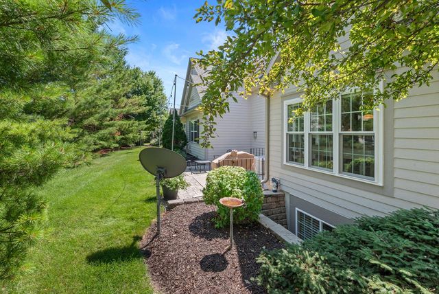 420 Cobblestone COURT, Slinger, WI 53086