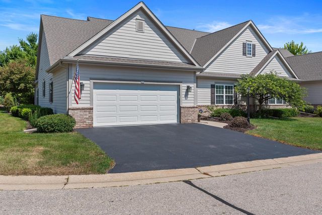 420 Cobblestone COURT, Slinger, WI 53086