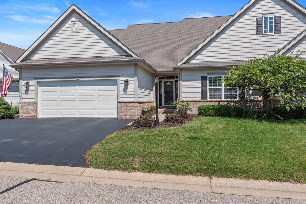 420 Cobblestone COURT, Slinger, WI 53086