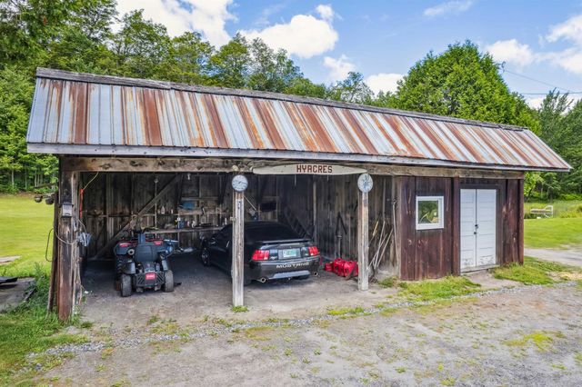 196 Cowdrey Outlook, Barnard, VT 05032