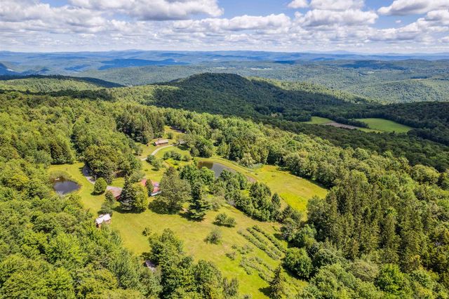 196 Cowdrey Outlook, Barnard, VT 05032