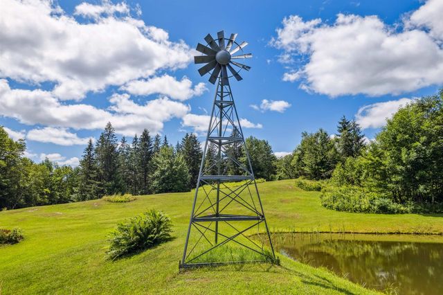 196 Cowdrey Outlook, Barnard, VT 05032