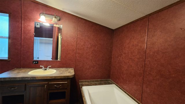 217 Navajo Trail, West Tawakoni, TX 75474