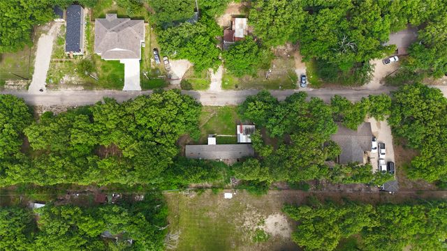 217 Navajo Trail, West Tawakoni, TX 75474
