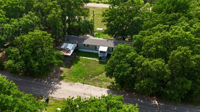 217 Navajo Trail, West Tawakoni, TX 75474
