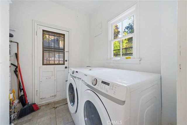 929 Descanso Drive, La Canada Flintridge, CA 91011