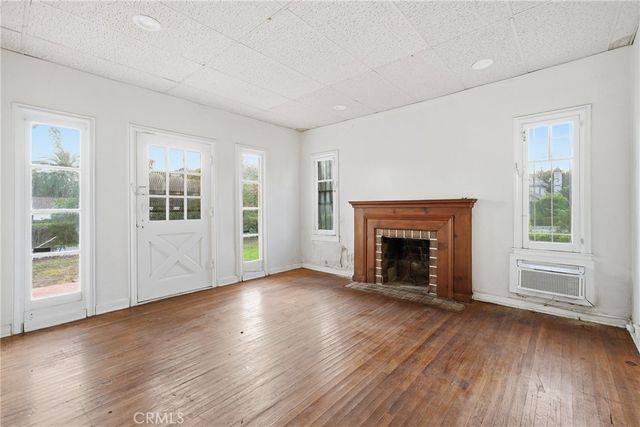 929 Descanso Drive, La Canada Flintridge, CA 91011