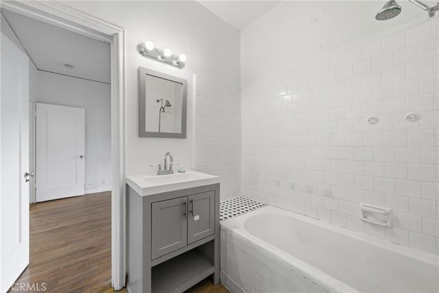 929 Descanso Drive, La Canada Flintridge, CA 91011