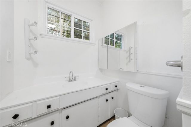 929 Descanso Drive, La Canada Flintridge, CA 91011