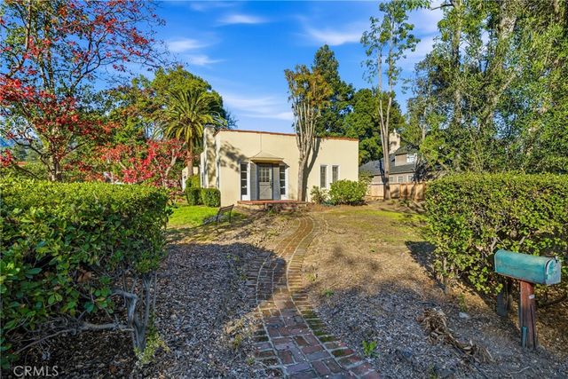 929 Descanso Drive, La Canada Flintridge, CA 91011