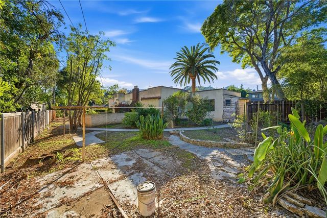 929 Descanso Drive, La Canada Flintridge, CA 91011