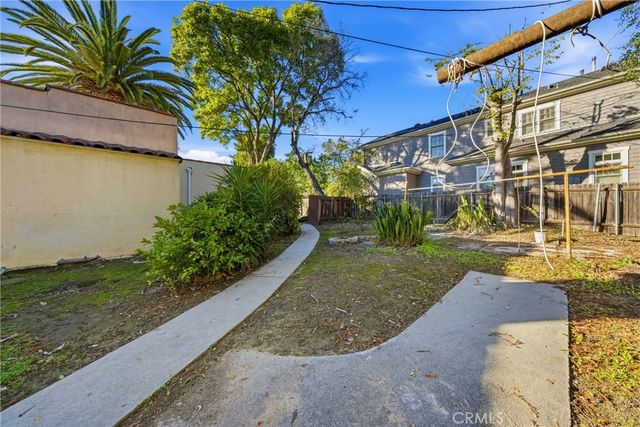 929 Descanso Drive, La Canada Flintridge, CA 91011