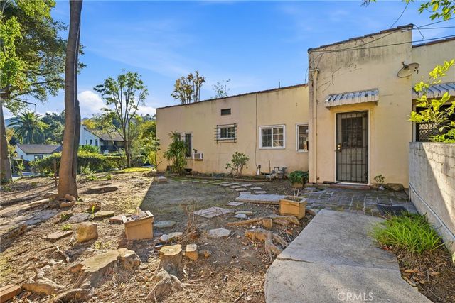 929 Descanso Drive, La Canada Flintridge, CA 91011