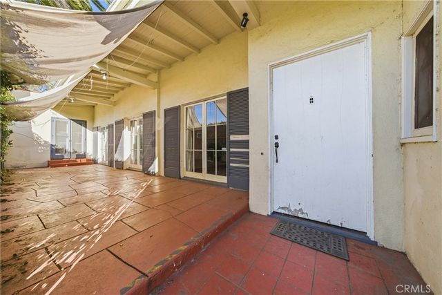 929 Descanso Drive, La Canada Flintridge, CA 91011