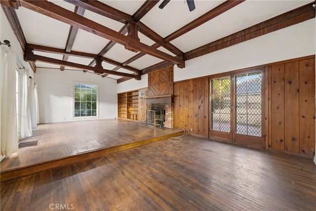 929 Descanso Drive, La Canada Flintridge, CA 91011