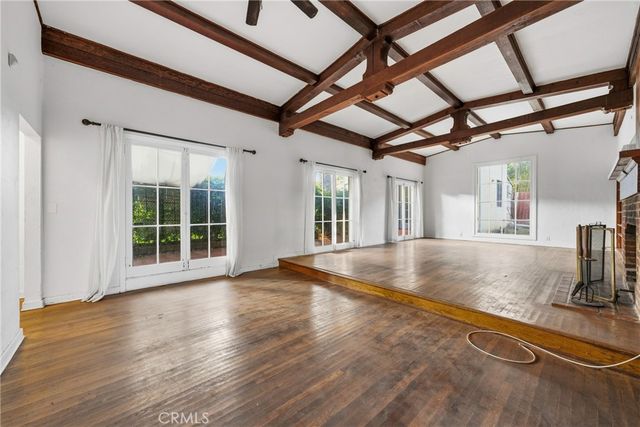 929 Descanso Drive, La Canada Flintridge, CA 91011