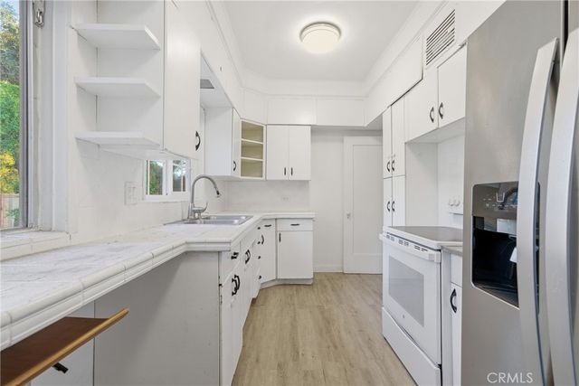 929 Descanso Drive, La Canada Flintridge, CA 91011