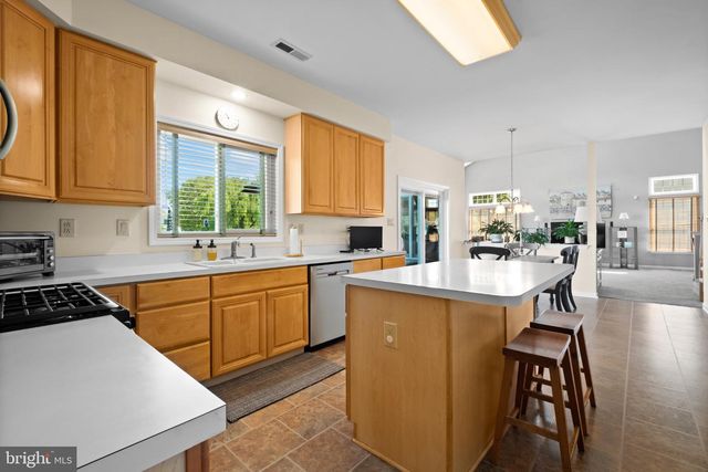 40 SORREL RUN, Mount Laurel, NJ 08054