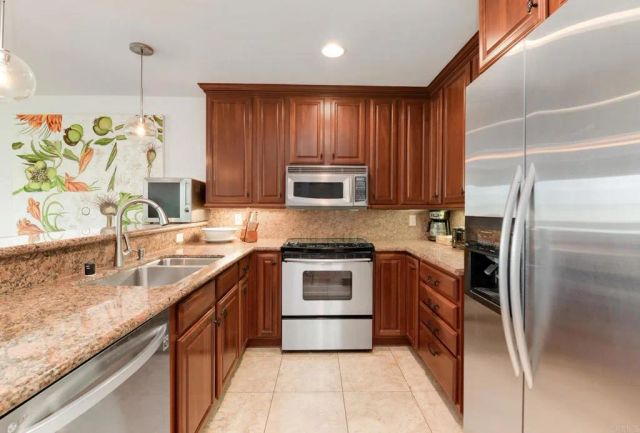 935 Genter Street 212, La Jolla, CA 92037