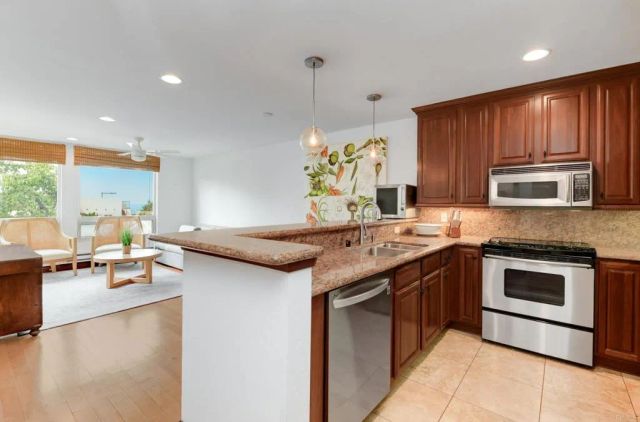 935 Genter Street 212, La Jolla, CA 92037