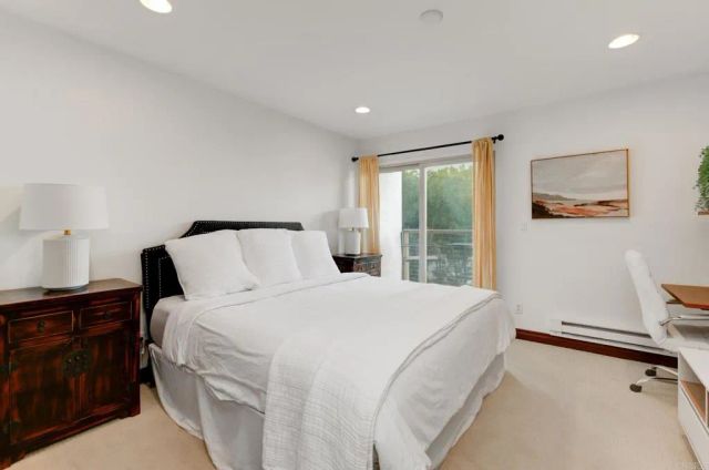 935 Genter Street 212, La Jolla, CA 92037