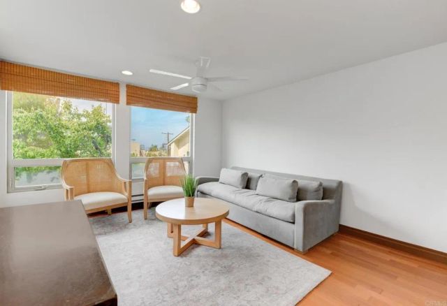 935 Genter Street 212, La Jolla, CA 92037