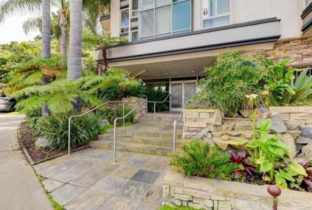 935 Genter Street 212, La Jolla, CA 92037