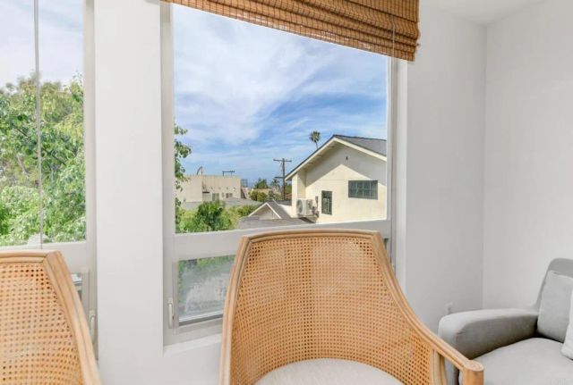 935 Genter Street 212, La Jolla, CA 92037