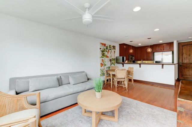 935 Genter Street 212, La Jolla, CA 92037