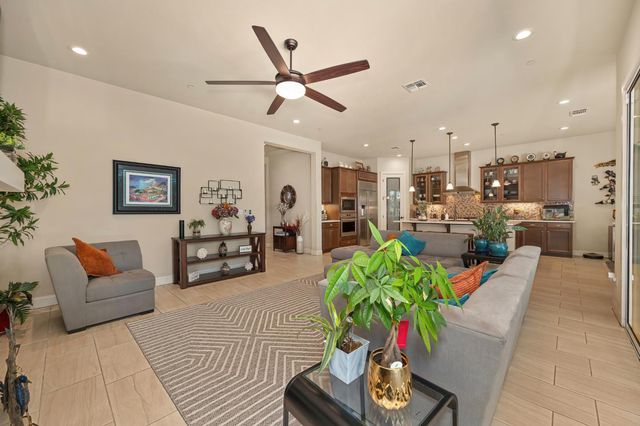 405 Olivadi Way, Sacramento, CA 95834