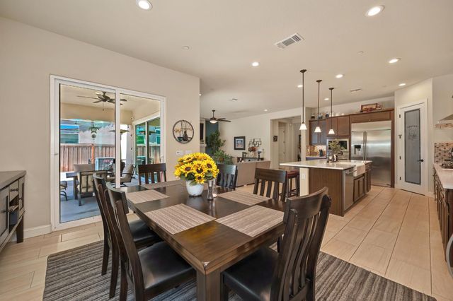 405 Olivadi Way, Sacramento, CA 95834