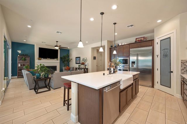 405 Olivadi Way, Sacramento, CA 95834