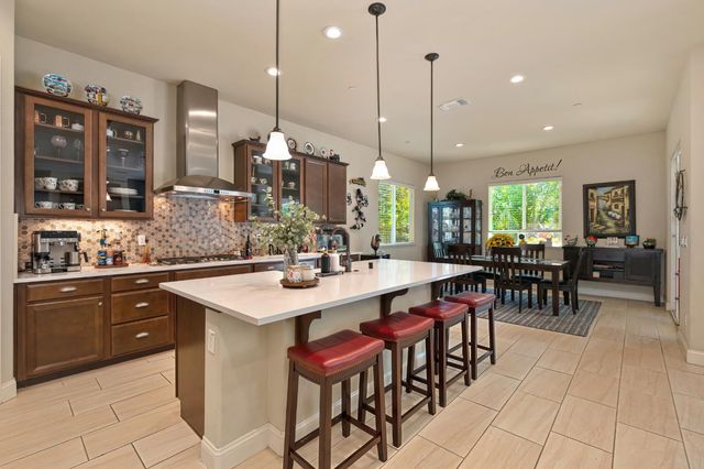 405 Olivadi Way, Sacramento, CA 95834