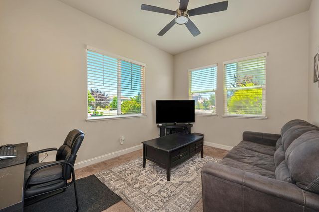 405 Olivadi Way, Sacramento, CA 95834