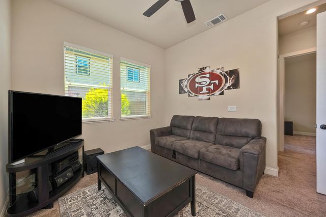 405 Olivadi Way, Sacramento, CA 95834