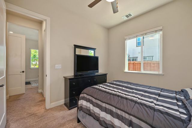 405 Olivadi Way, Sacramento, CA 95834