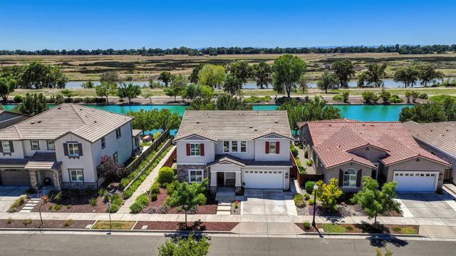405 Olivadi Way, Sacramento, CA 95834