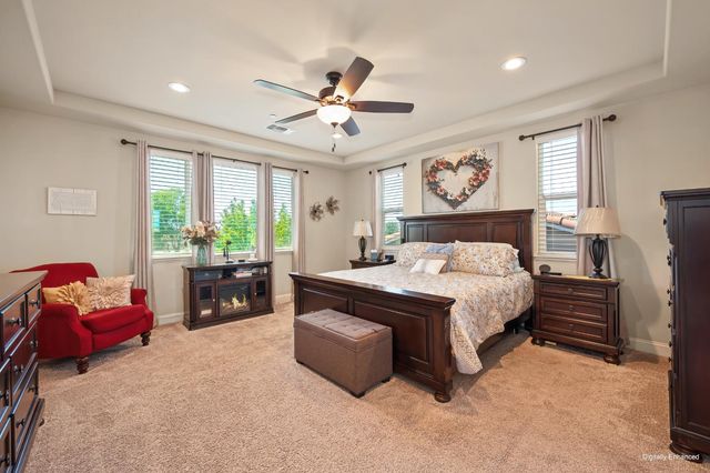 405 Olivadi Way, Sacramento, CA 95834