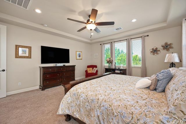 405 Olivadi Way, Sacramento, CA 95834