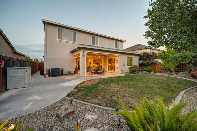 405 Olivadi Way, Sacramento, CA 95834