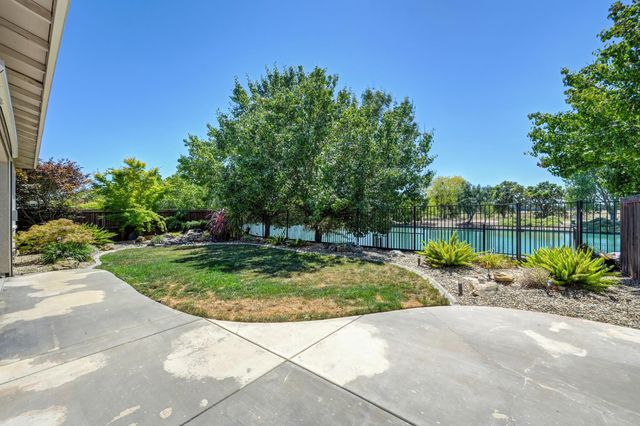 405 Olivadi Way, Sacramento, CA 95834