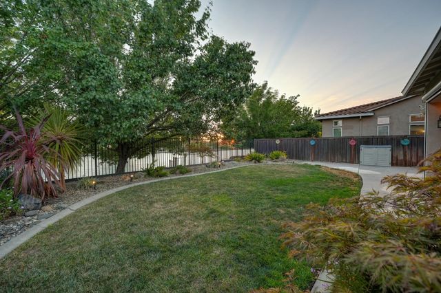 405 Olivadi Way, Sacramento, CA 95834
