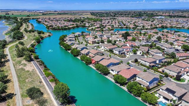 405 Olivadi Way, Sacramento, CA 95834