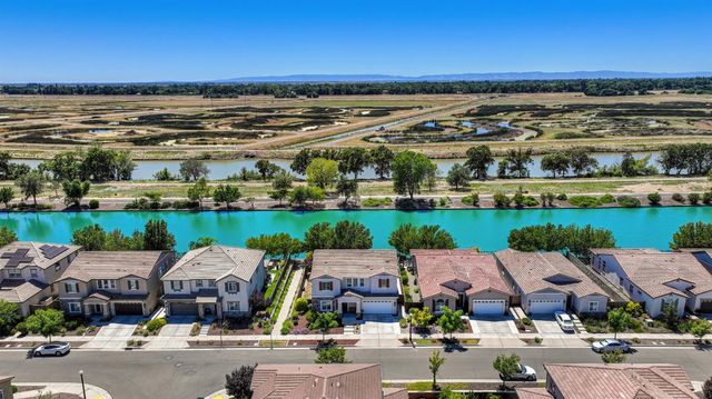 405 Olivadi Way, Sacramento, CA 95834